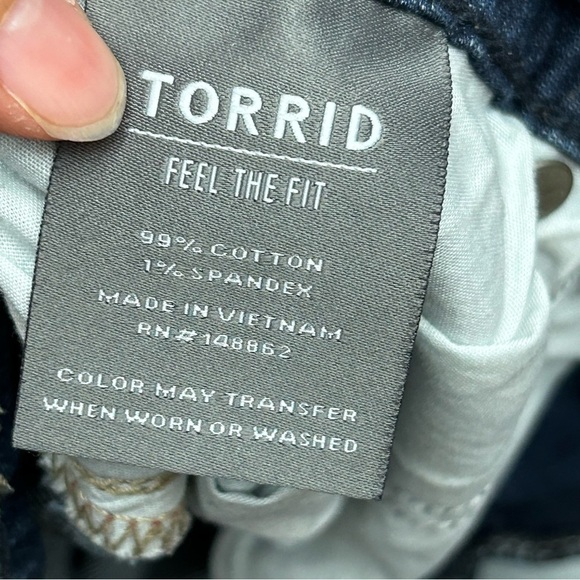 Torrid 5 Inch Vintage Stretch Mid-Rise Short - Picture 6 of 7